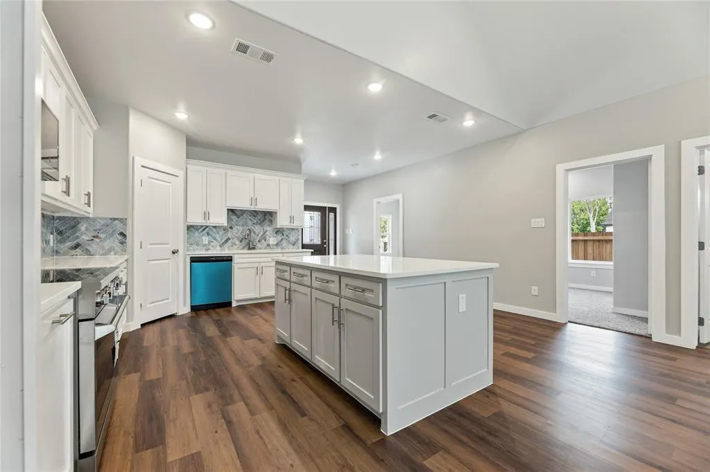 1242 Seminole Drive