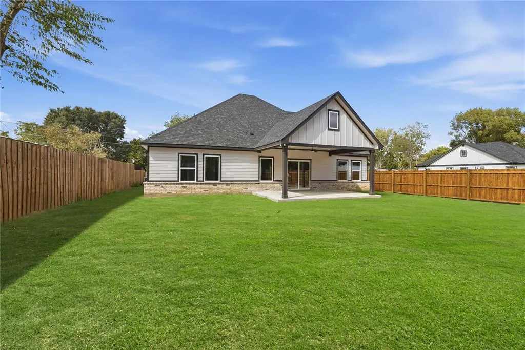 1242 Seminole Drive
