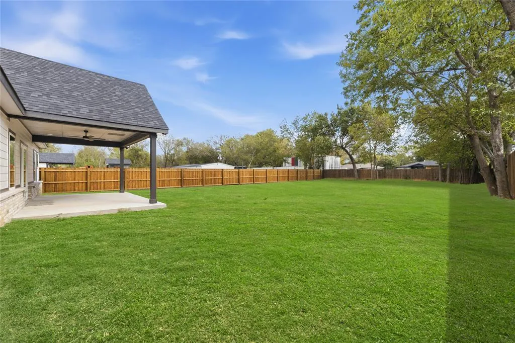 1242 Seminole Drive