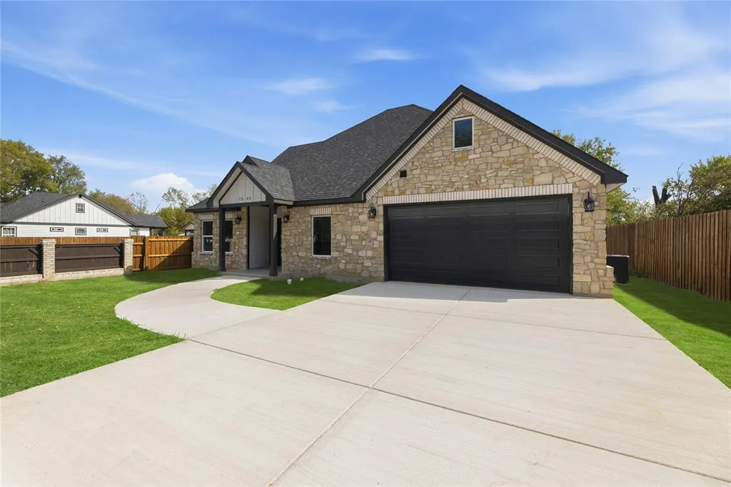 1242 Seminole Drive