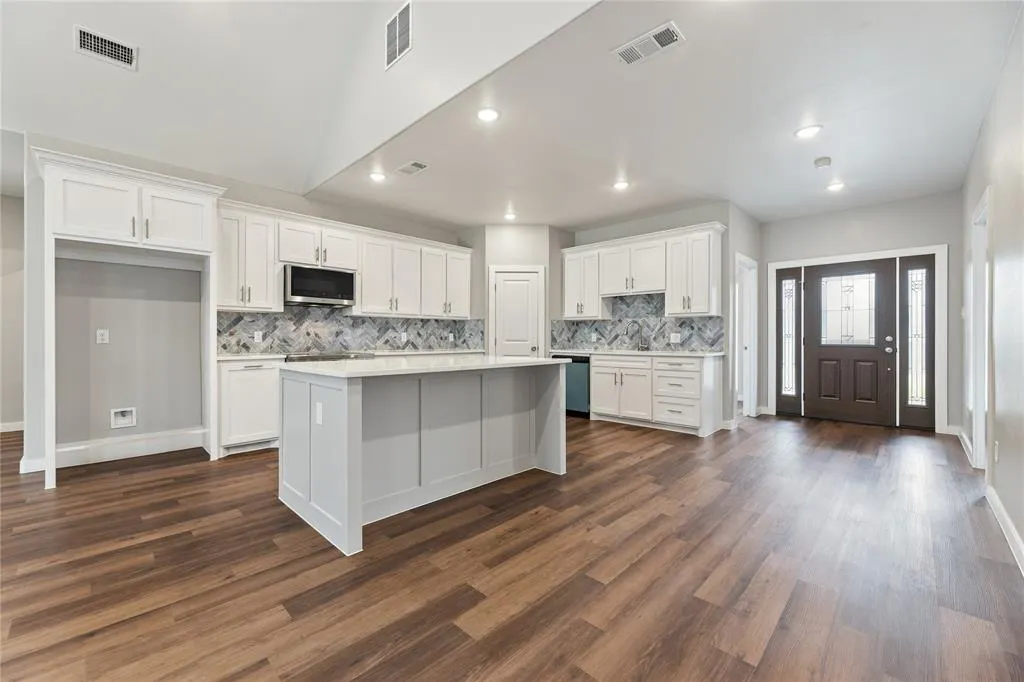 1242 Seminole Drive