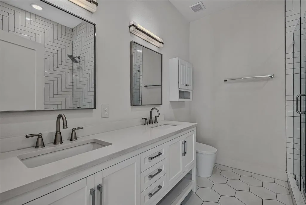 2222 Moser Avenue #105