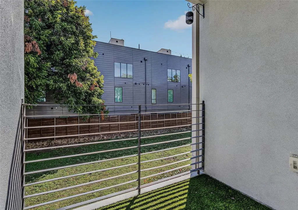 2222 Moser Avenue #105