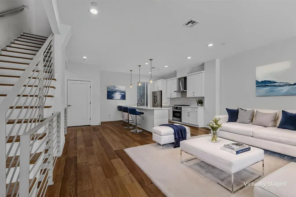 2222 Moser Avenue #105