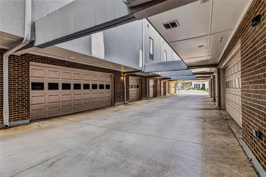 2222 Moser Avenue #105