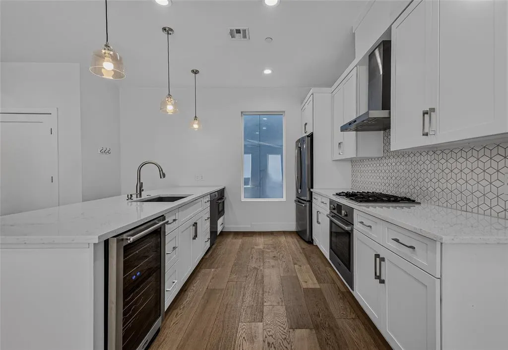2222 Moser Avenue #105
