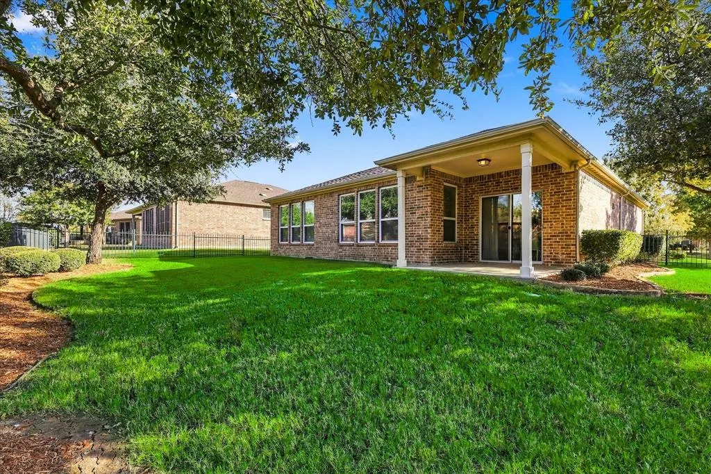 6009 Prairie Bend Lane