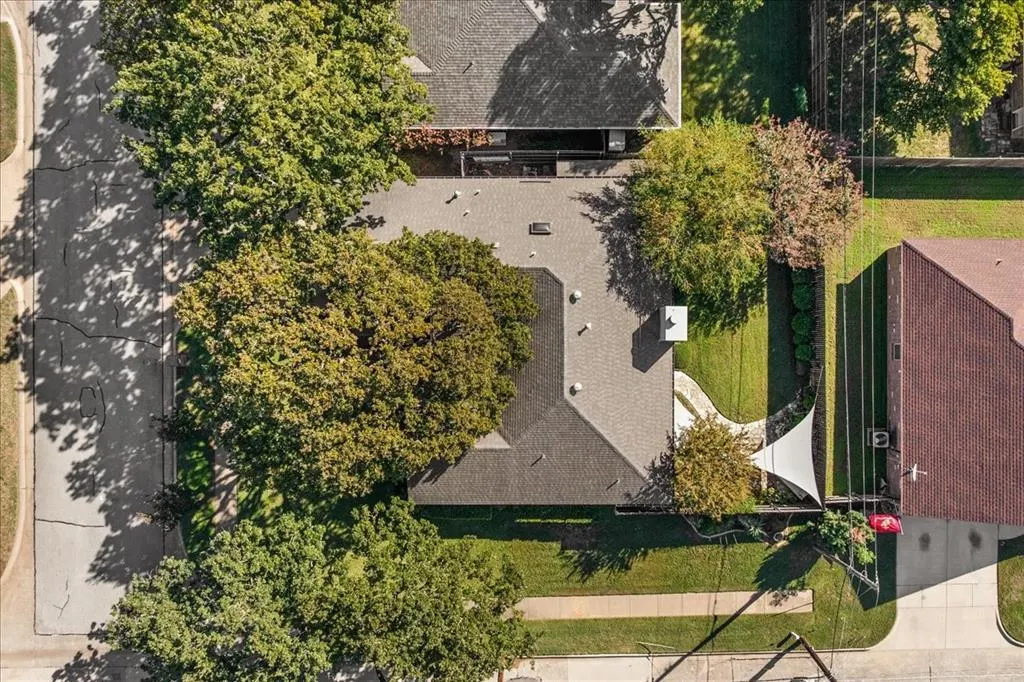 1027 Hunter Ridge Drive