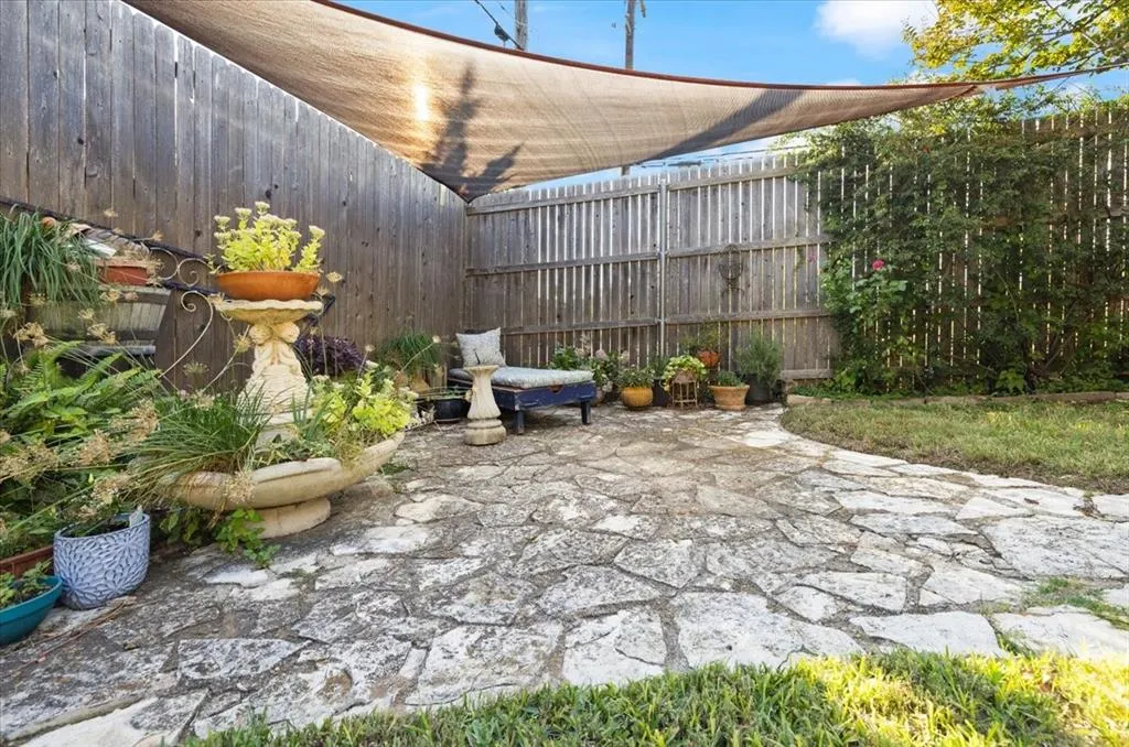 1027 Hunter Ridge Drive