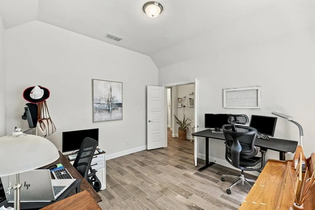 924 Plaza Lane