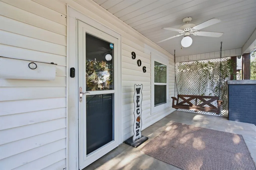 906 W 7th Street