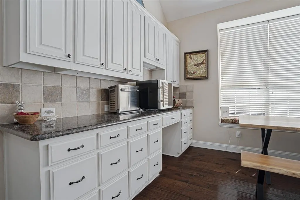 701 Crabapple Way