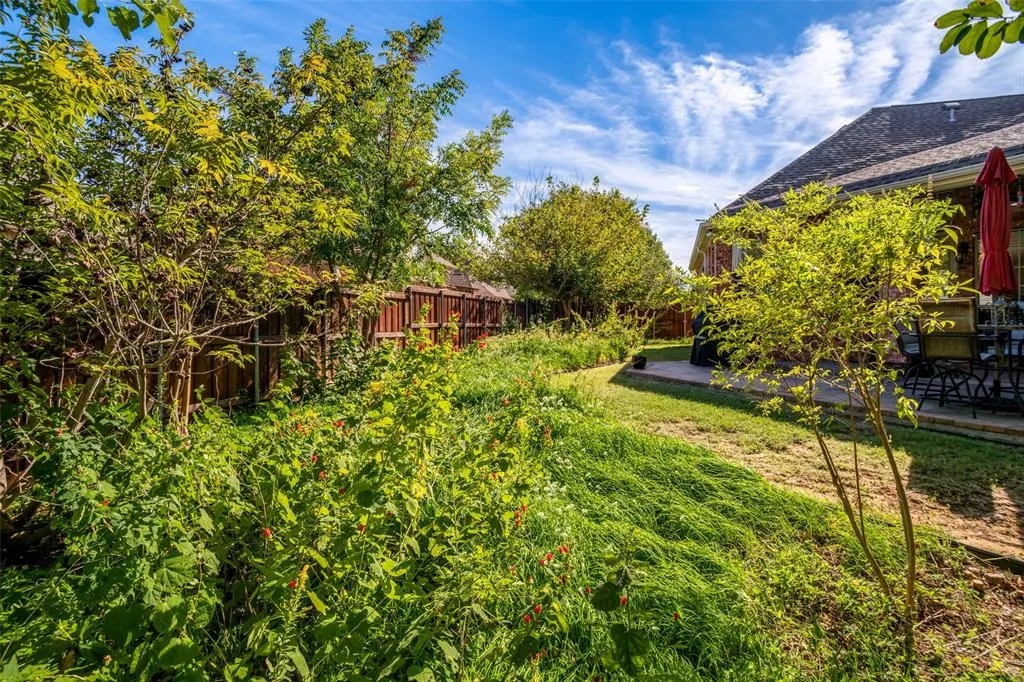 701 Crabapple Way