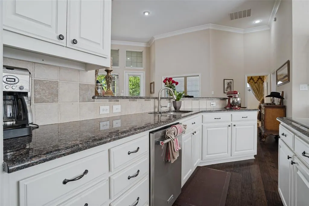 701 Crabapple Way