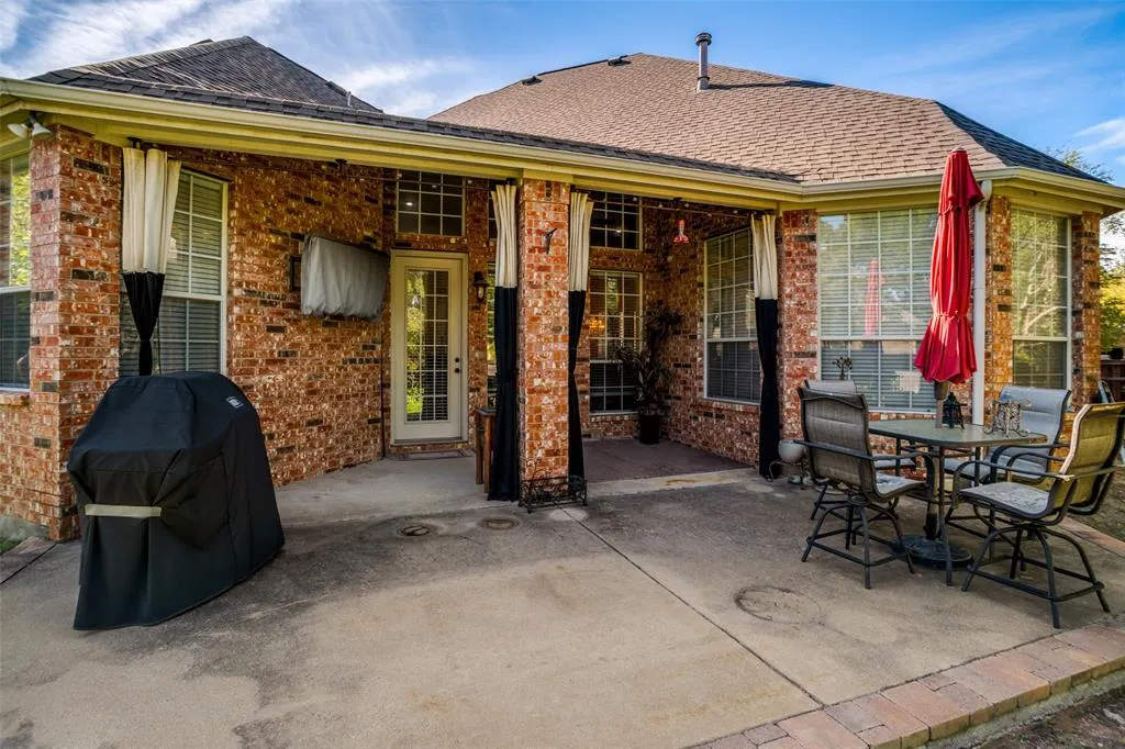 701 Crabapple Way