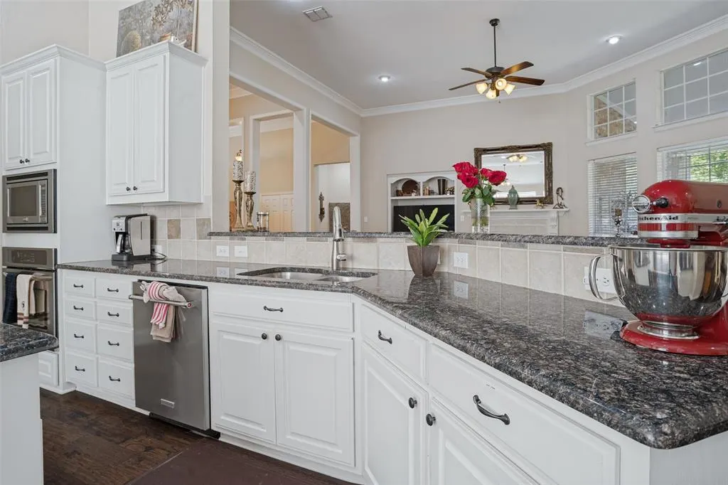 701 Crabapple Way