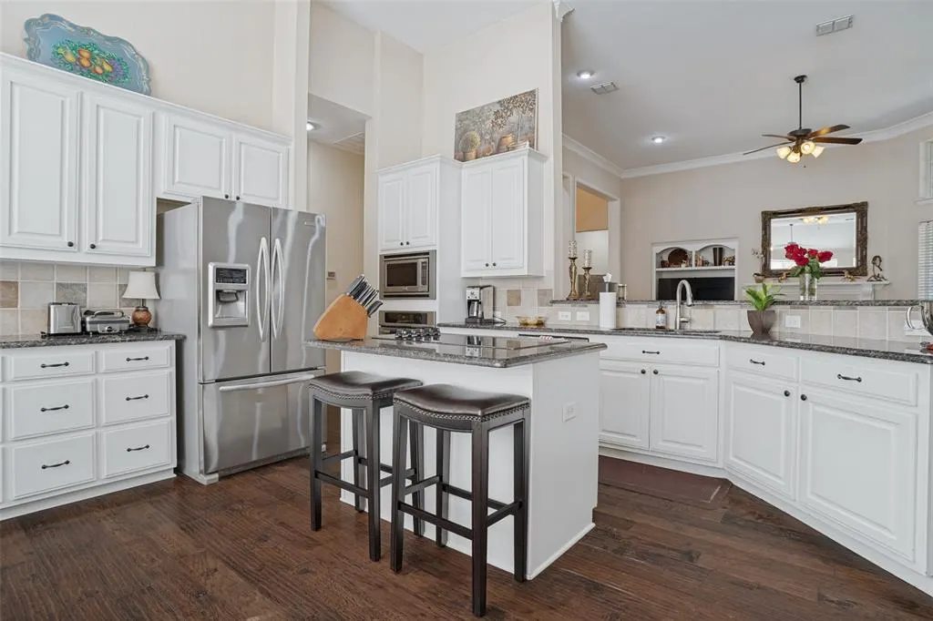 701 Crabapple Way