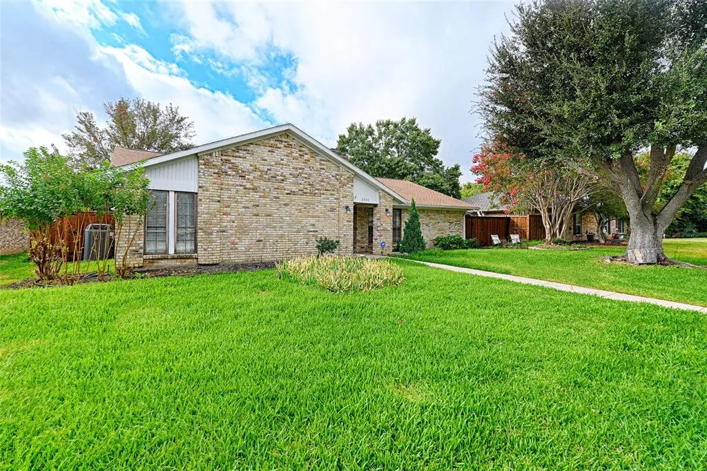 2904 Cross Bend Road