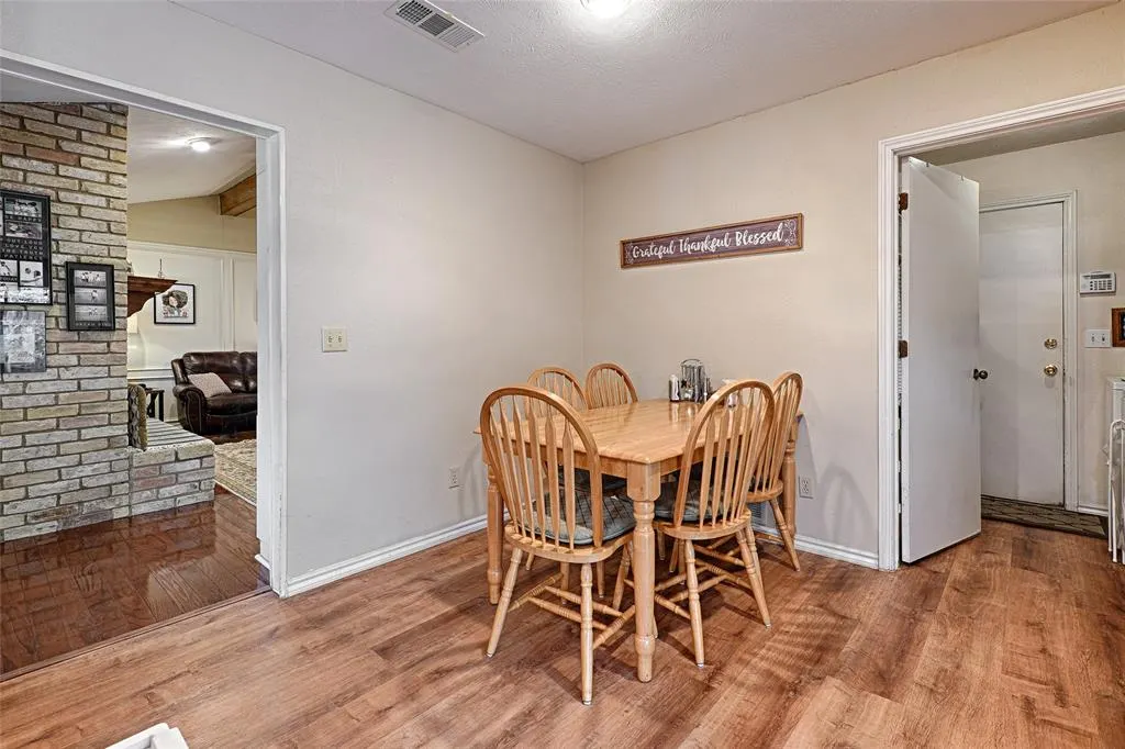 2904 Cross Bend Road