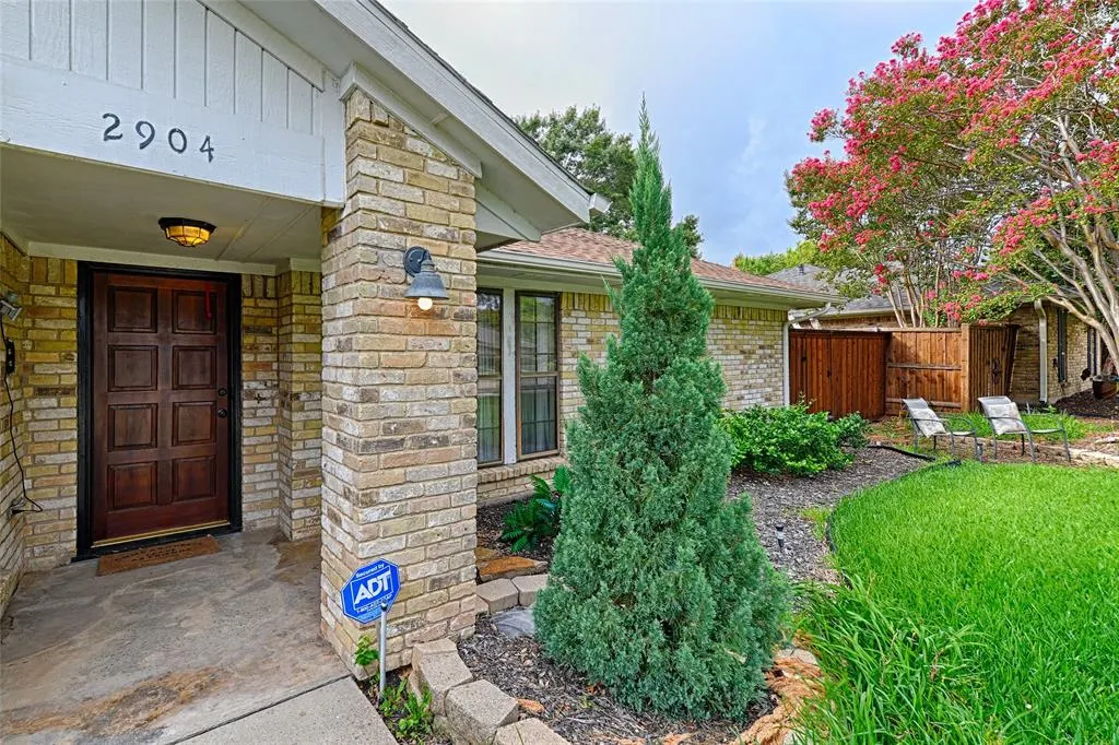 2904 Cross Bend Road