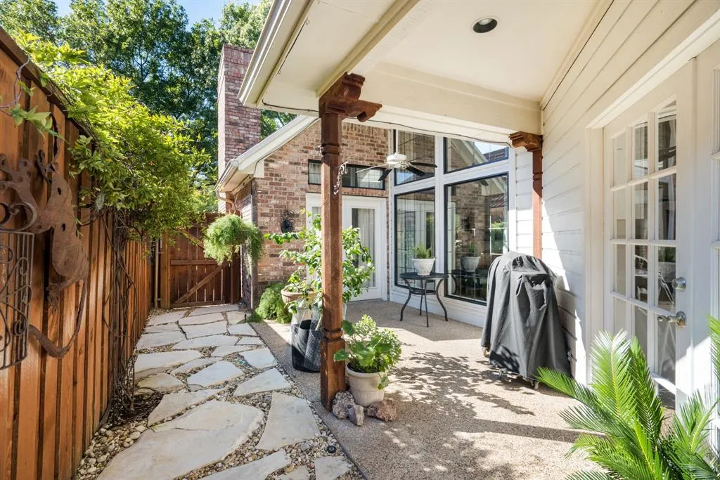 7130 Abrams Road