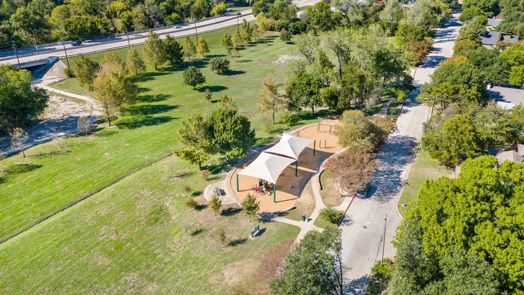 7130 Abrams Road