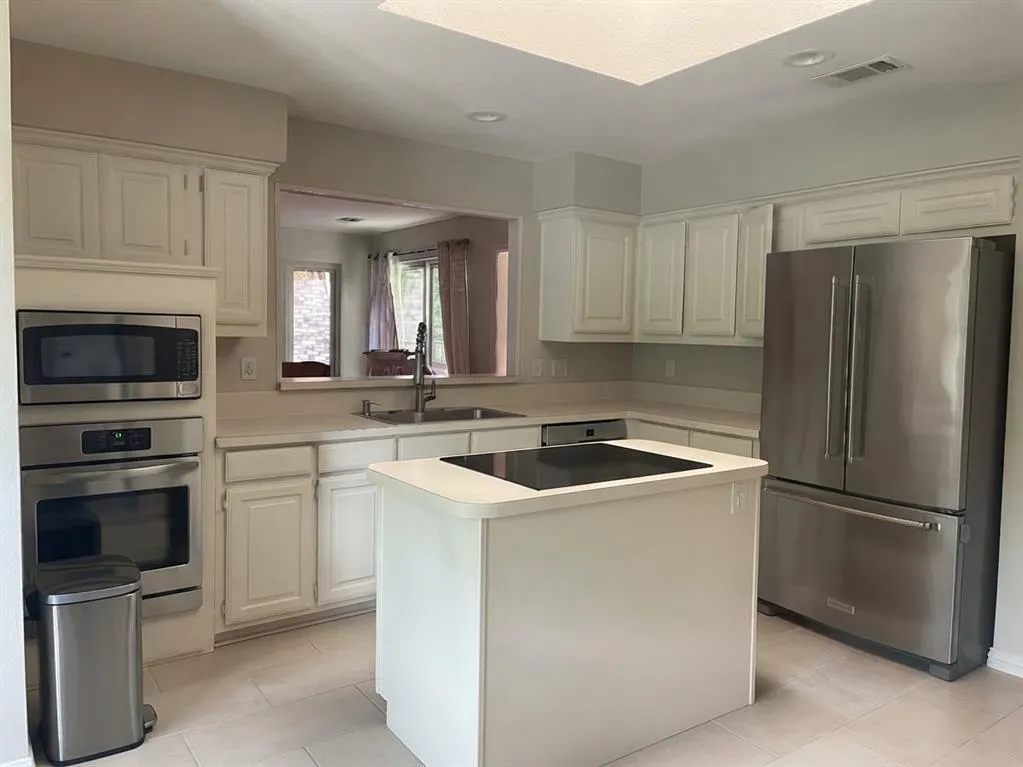 6011 Highplace Circle