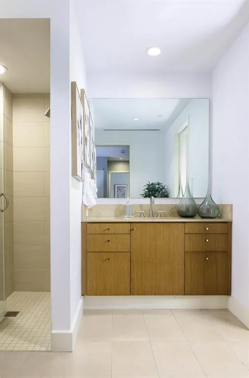 2408 Victory Park Lane #1239