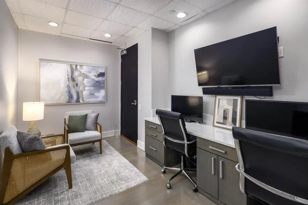 2408 Victory Park Lane #1239