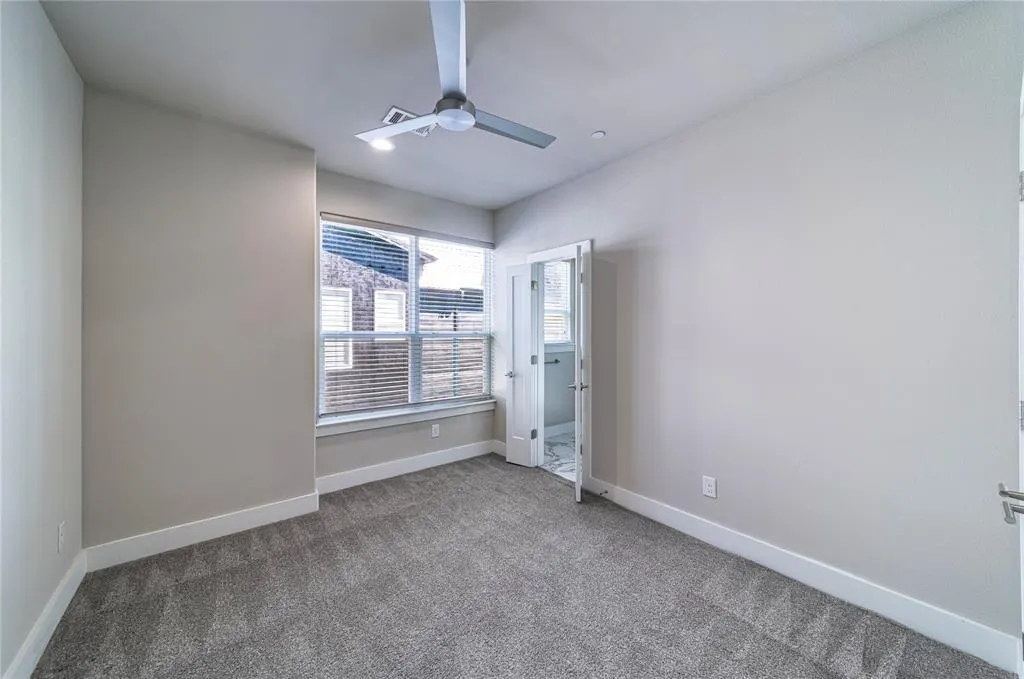 4910 Live Oak Street #4