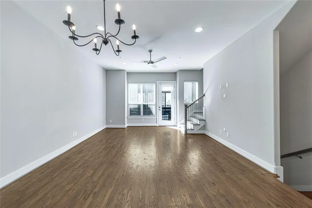 4910 Live Oak Street #4