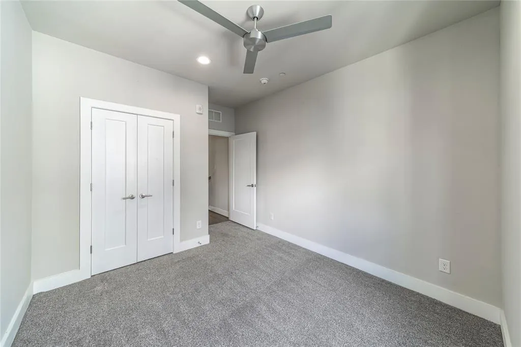 4910 Live Oak Street #4