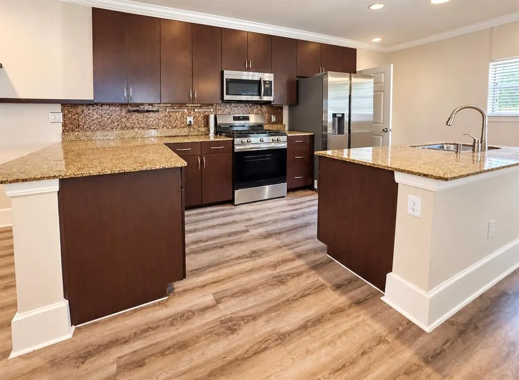 4227 Delano Place