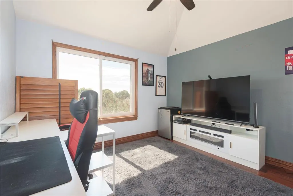 2801 Cascade Drive