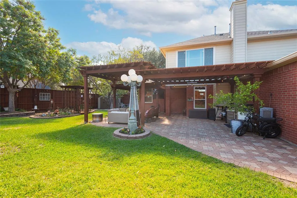 2801 Cascade Drive