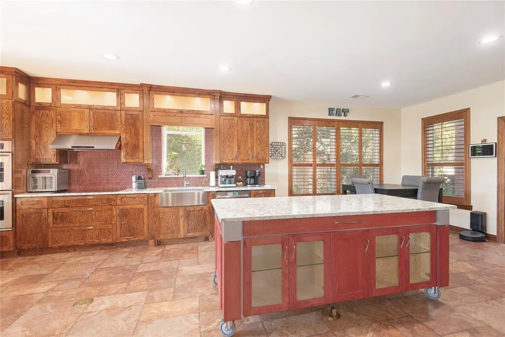 2801 Cascade Drive