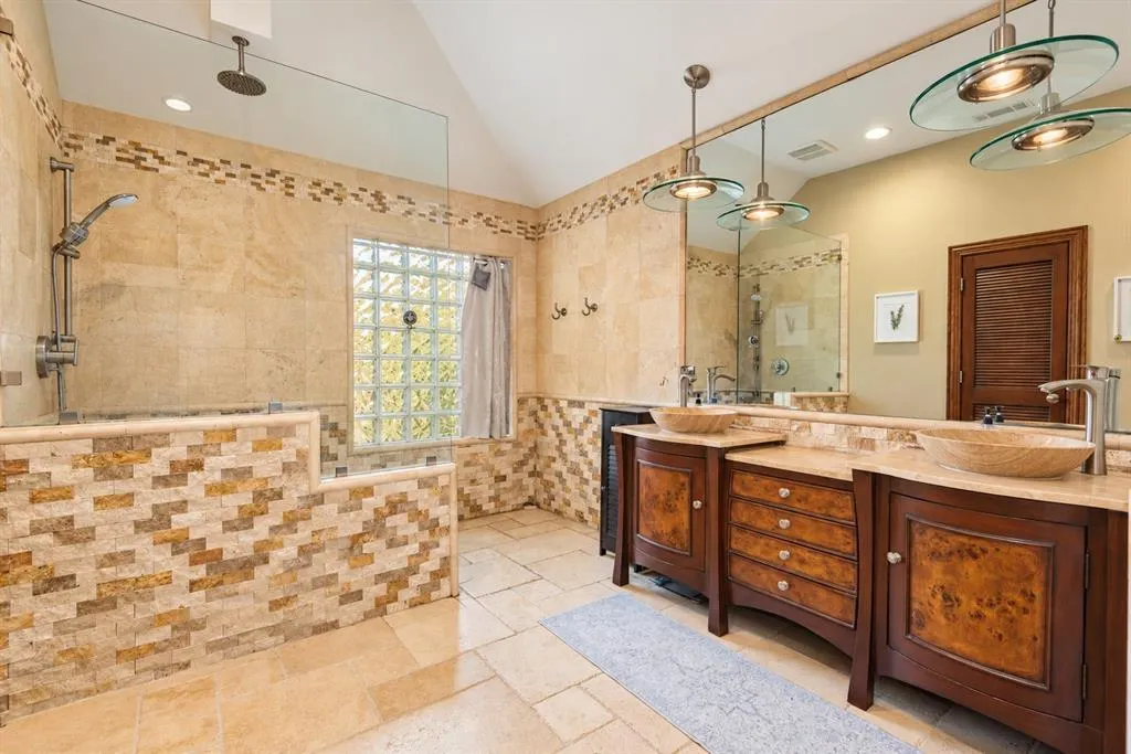 2801 Cascade Drive