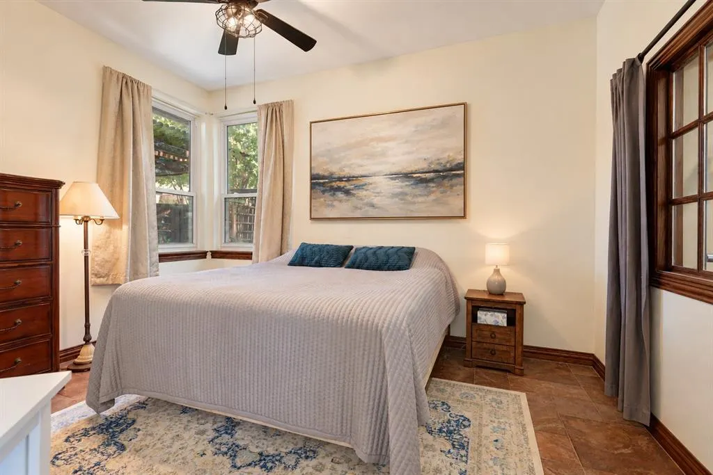 2801 Cascade Drive