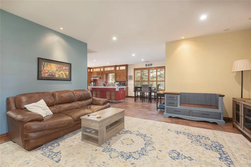 2801 Cascade Drive