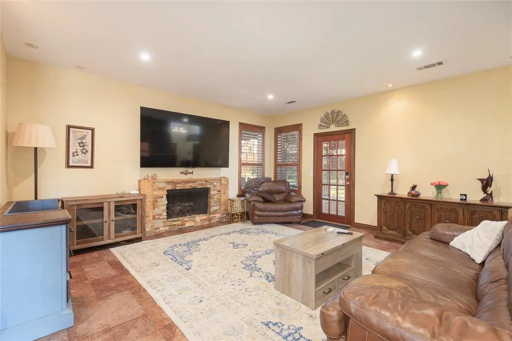 2801 Cascade Drive