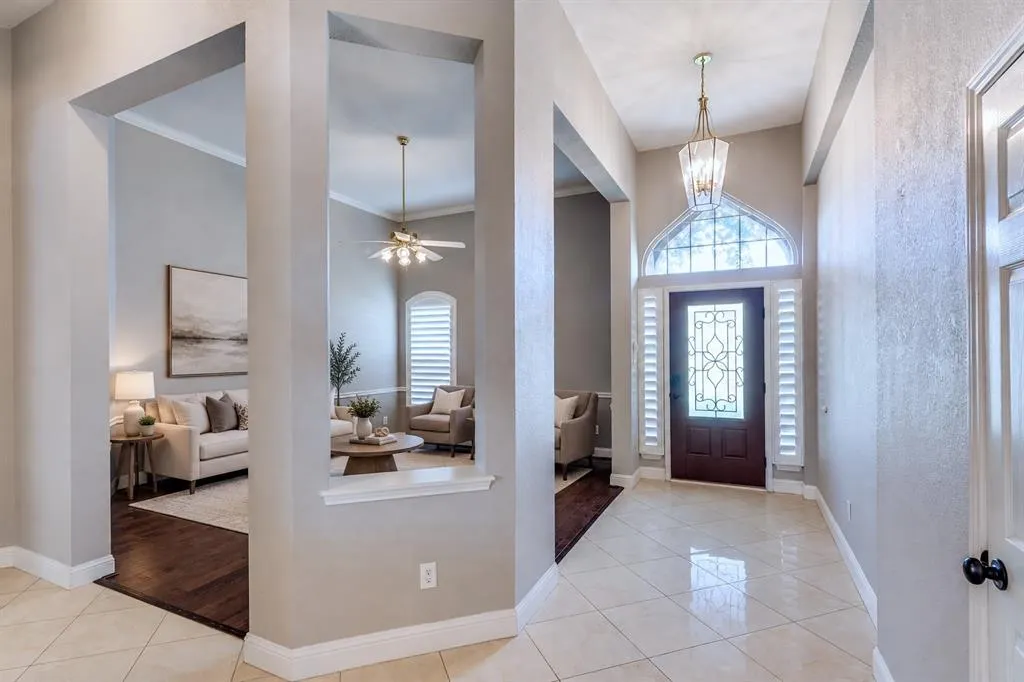 2913 Bellerive Drive