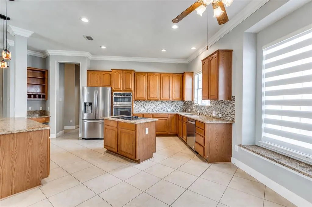 2913 Bellerive Drive