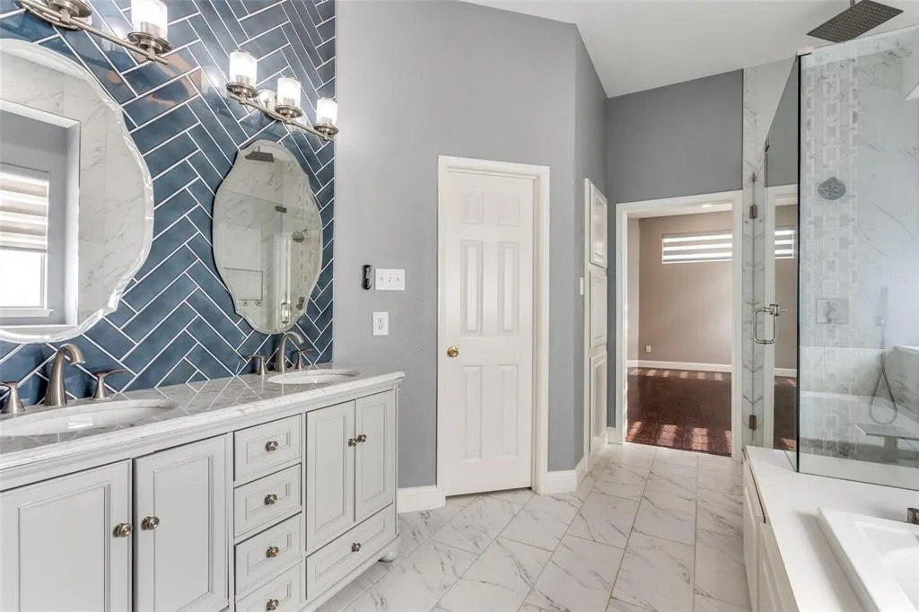 2913 Bellerive Drive