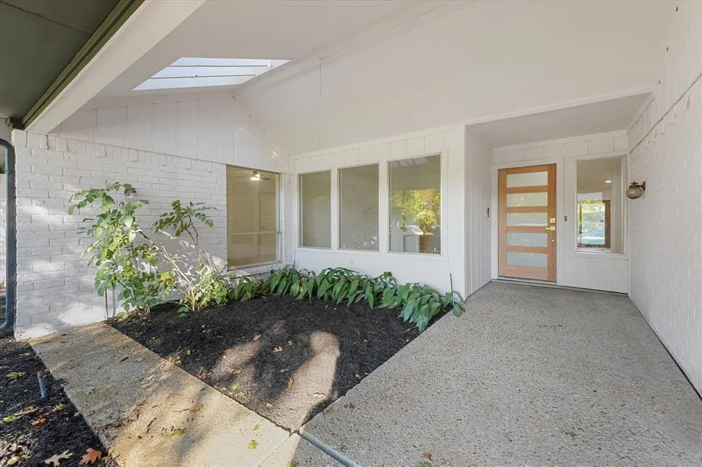 6727 Southpoint Drive