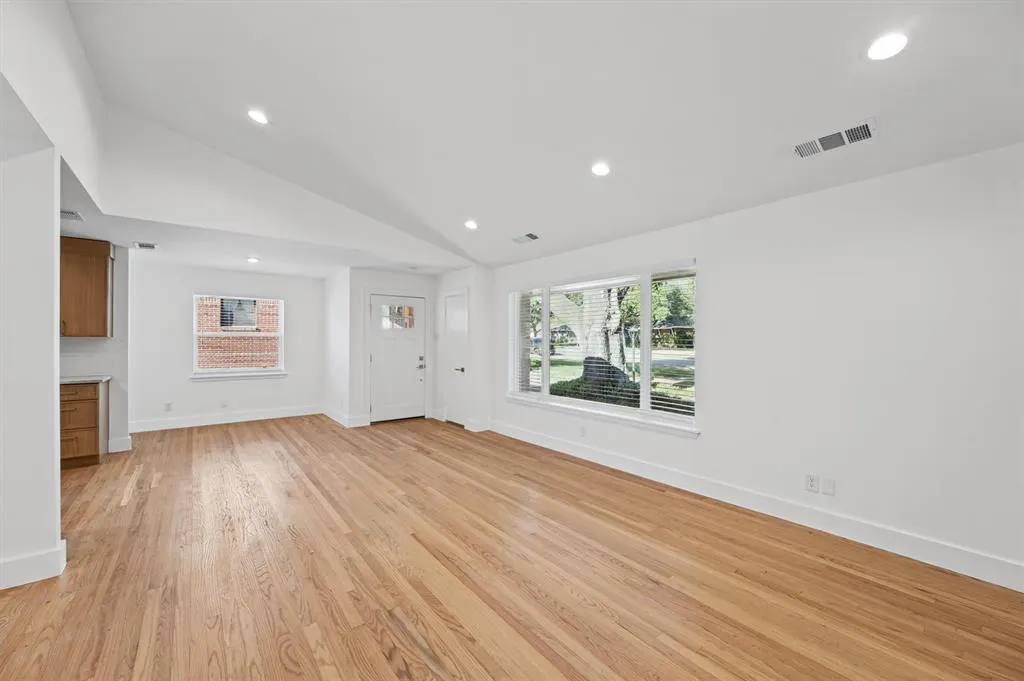 6524 Ravendale Lane