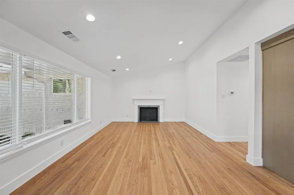 6524 Ravendale Lane