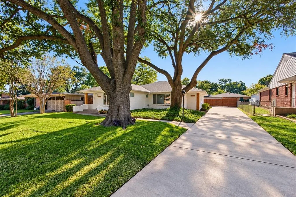 6524 Ravendale Lane