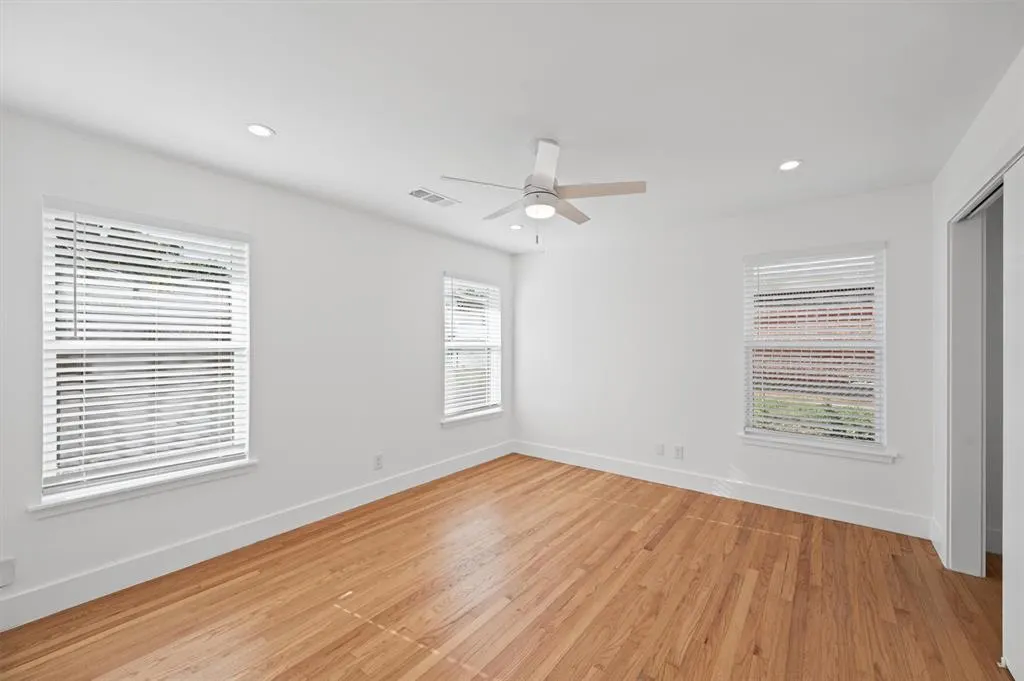 6524 Ravendale Lane