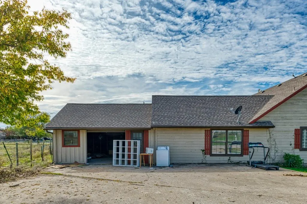 7592 Rawhide Road