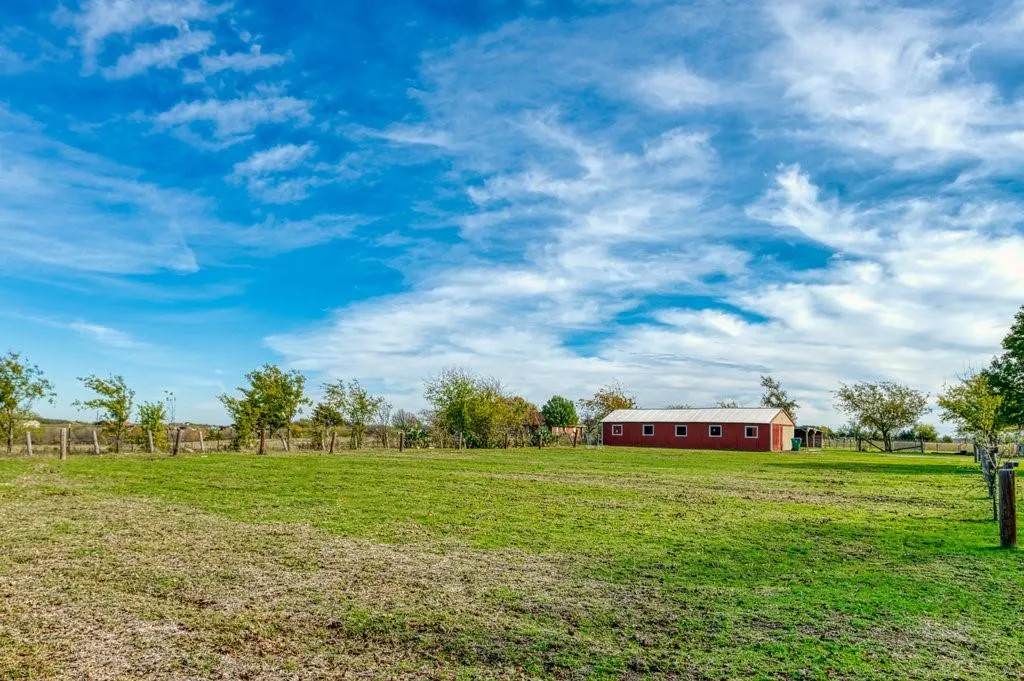 7592 Rawhide Road